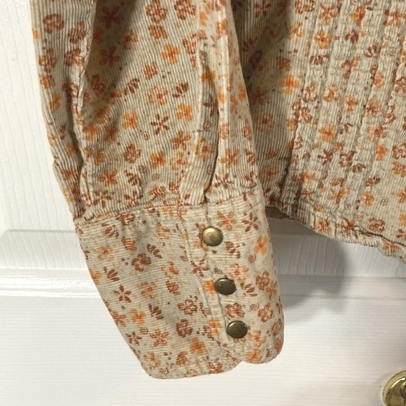 Overdrive Corduroy Snap Closure Blouse Size Medium - Picture 5 of 7